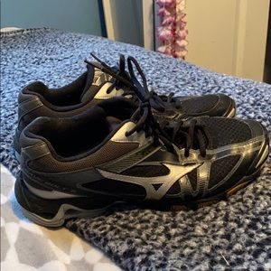 Women’s volleyball shoes